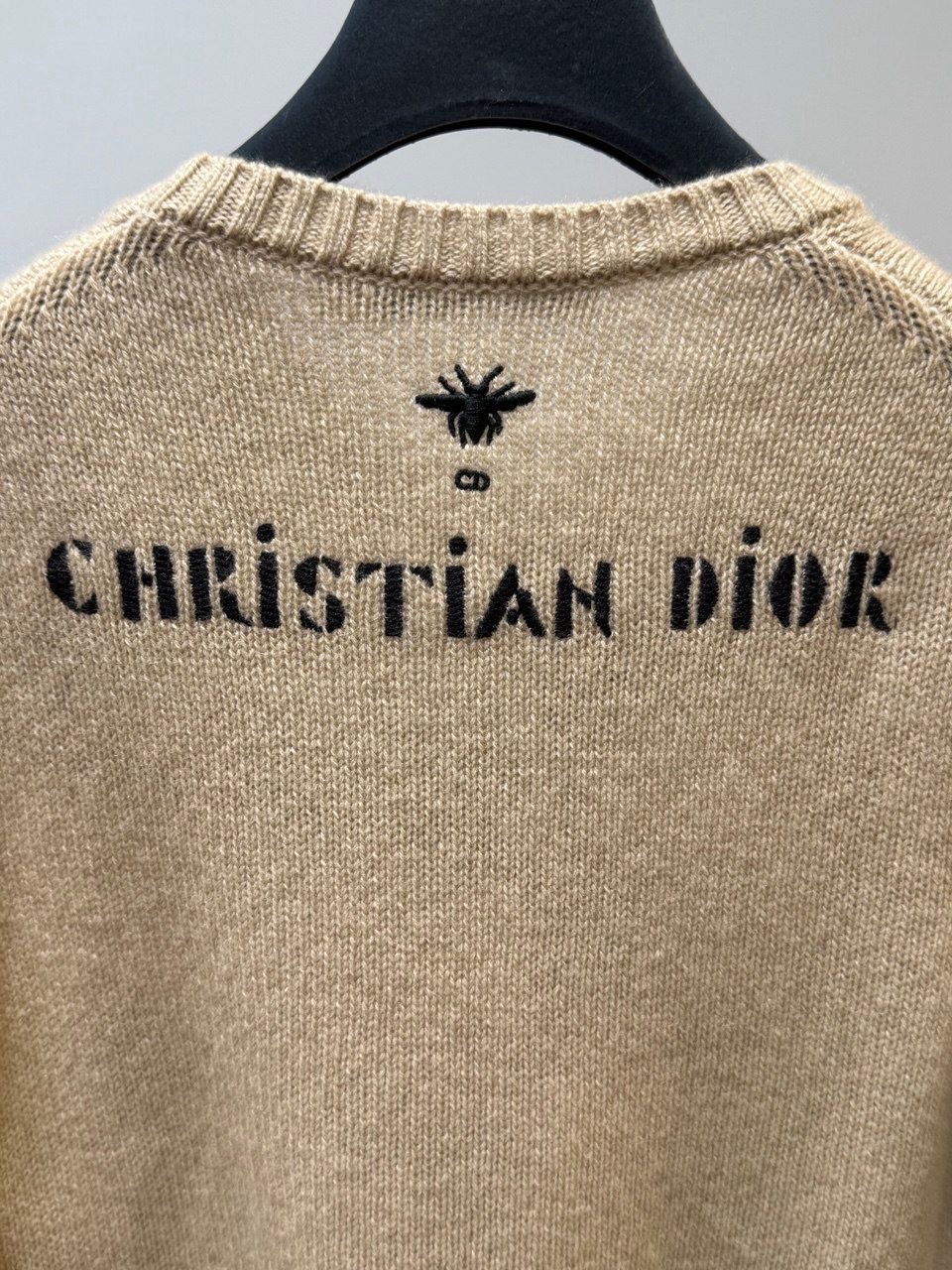Свитер Christian Dior смотреть фото