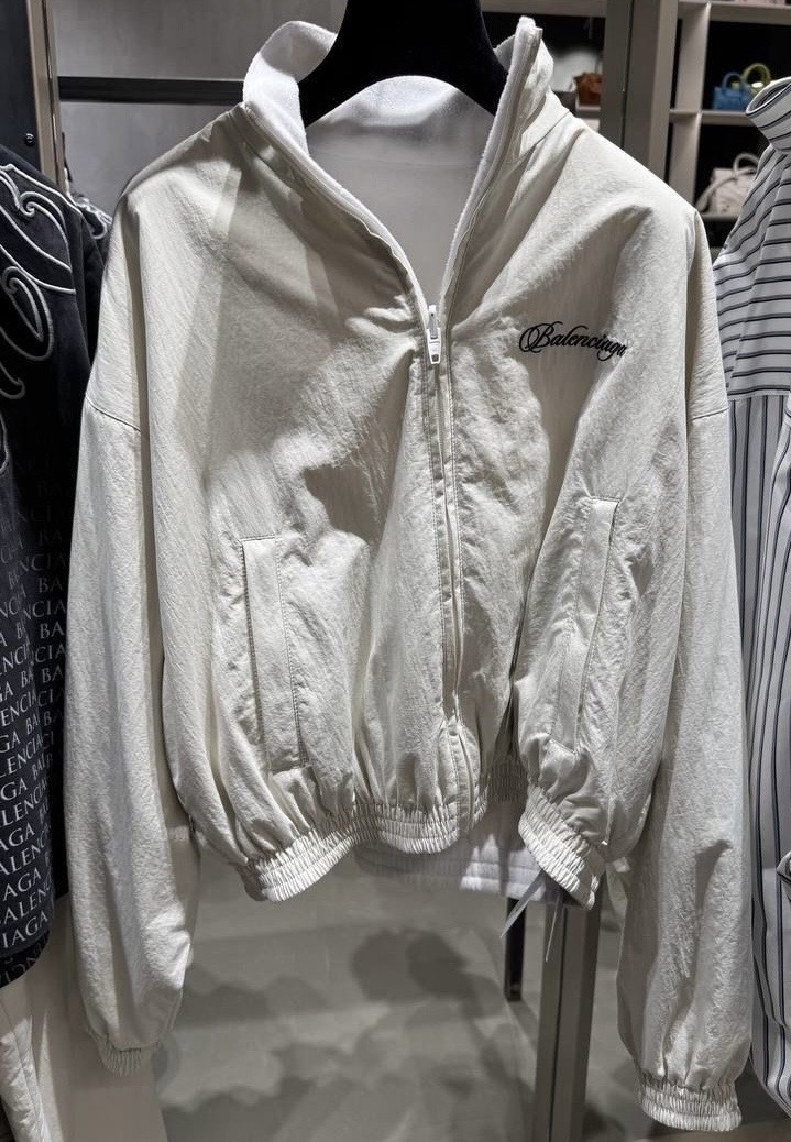 Спортивная куртка смотреть фото