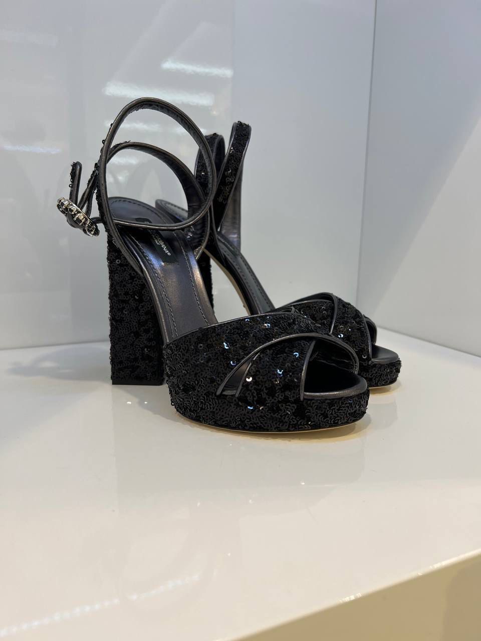 Босоножки смотреть фото