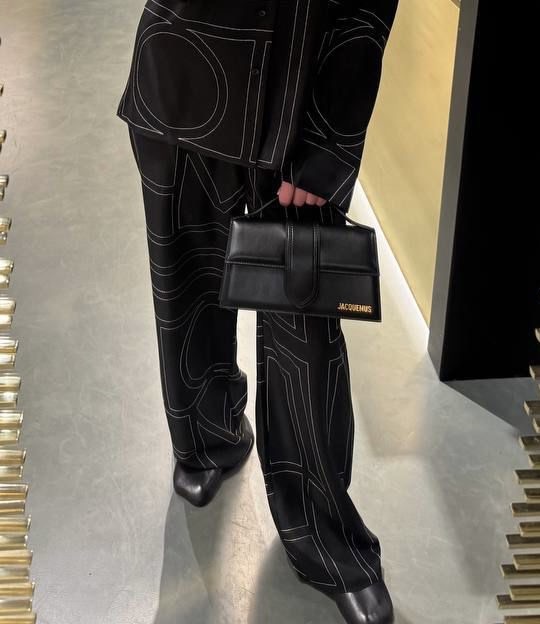 Брюки Totême смотреть фото