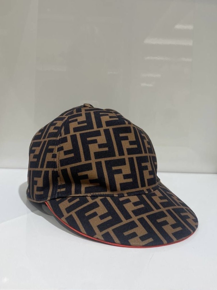 Кепка Fendi фото смотреть