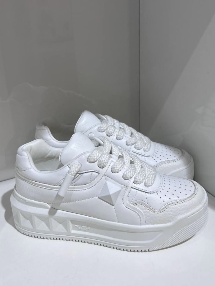 Кроссовки смотреть фото