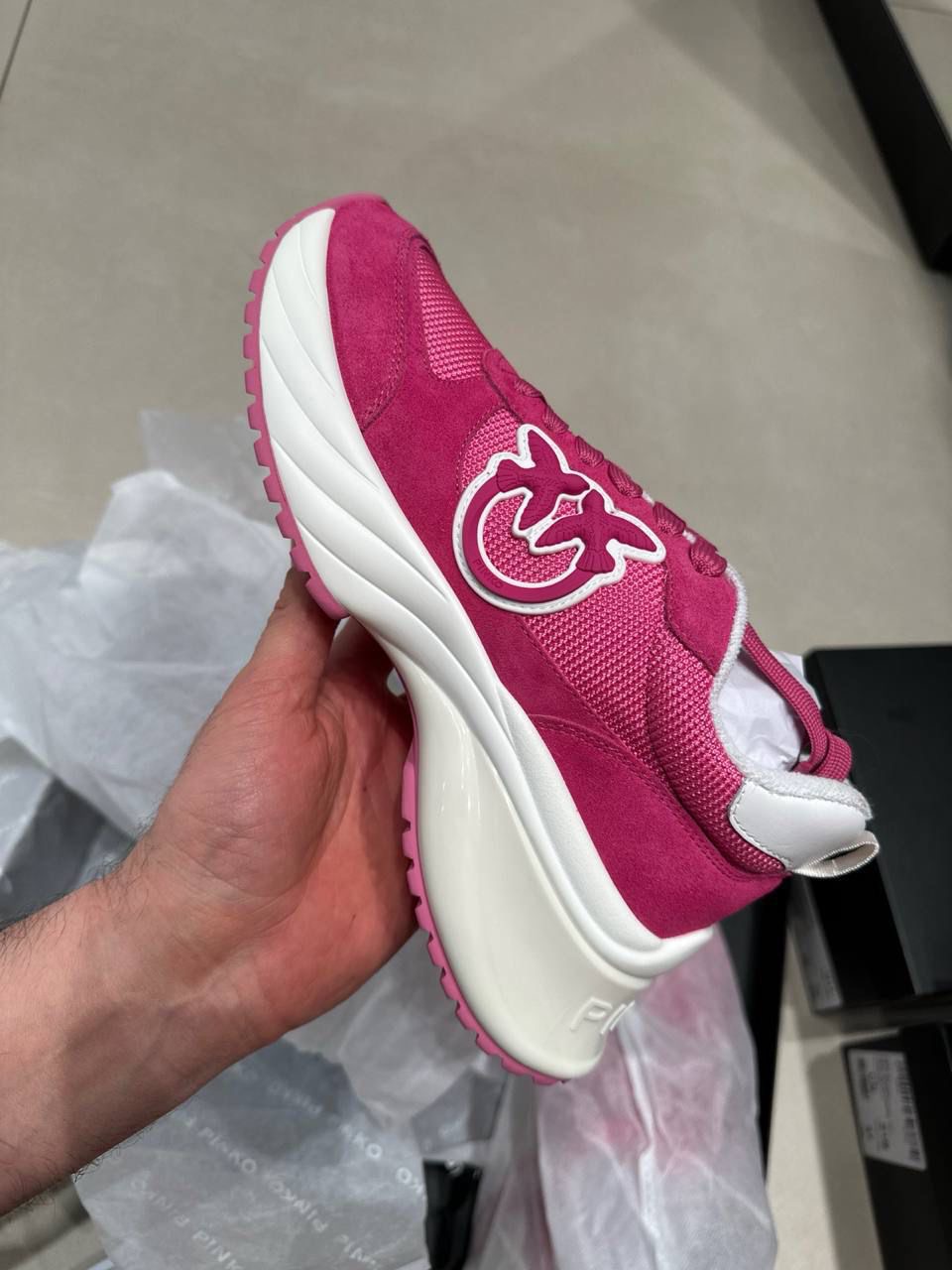 Кроссовки смотреть фото