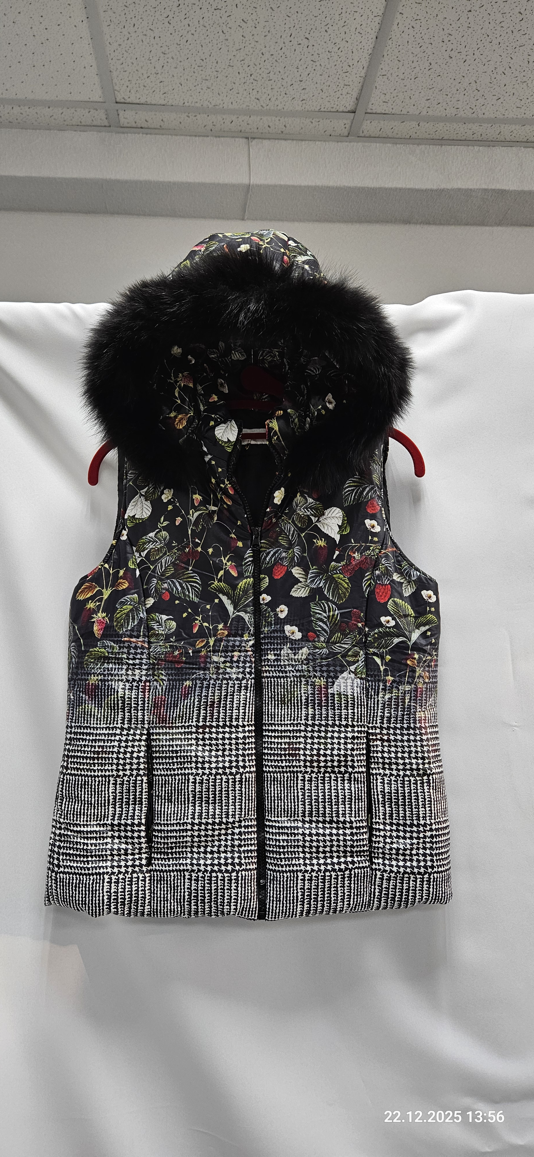 Жилет смотреть фото