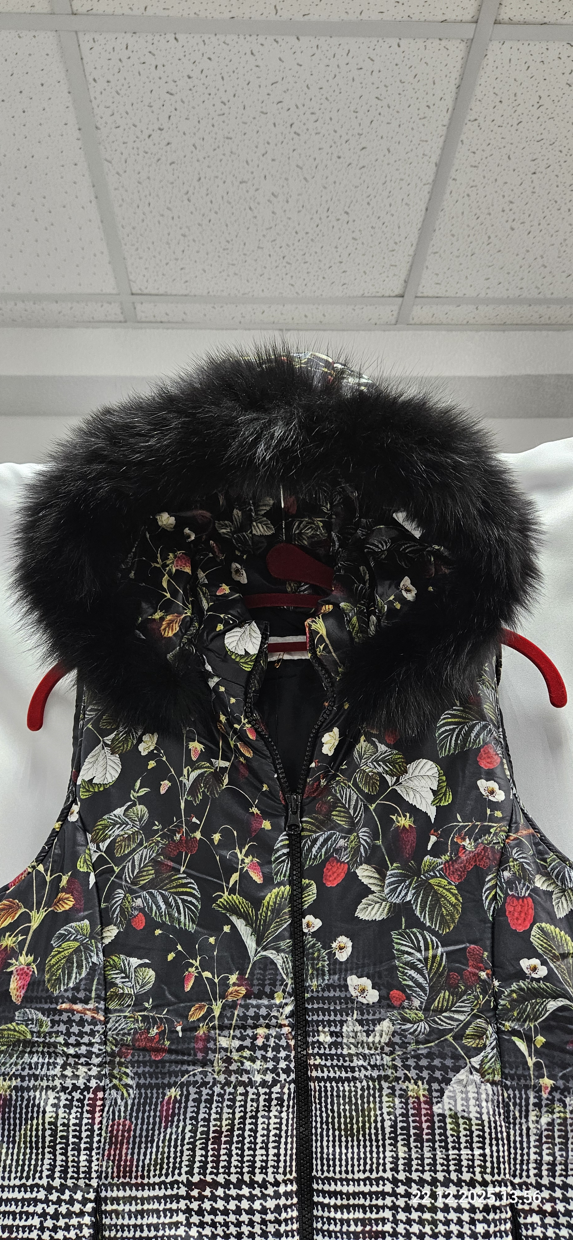 Жилет смотреть фото