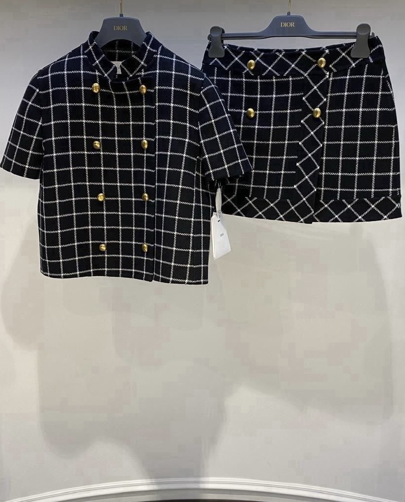 Костюм Christian Dior смотреть фото