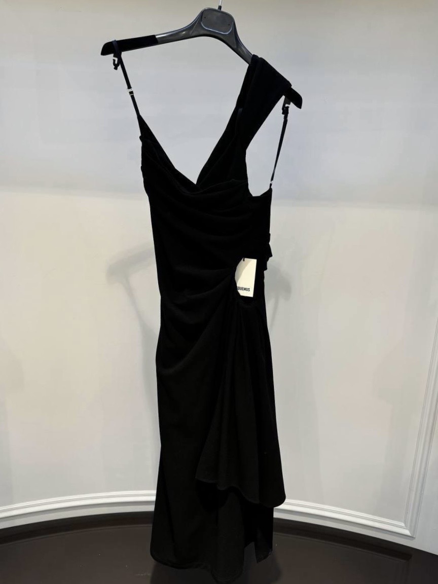 Платье Jacquemus смотреть фото