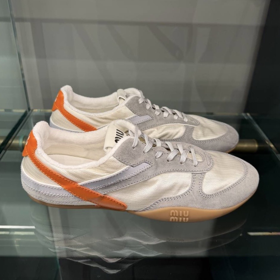 Кроссовки смотреть фото