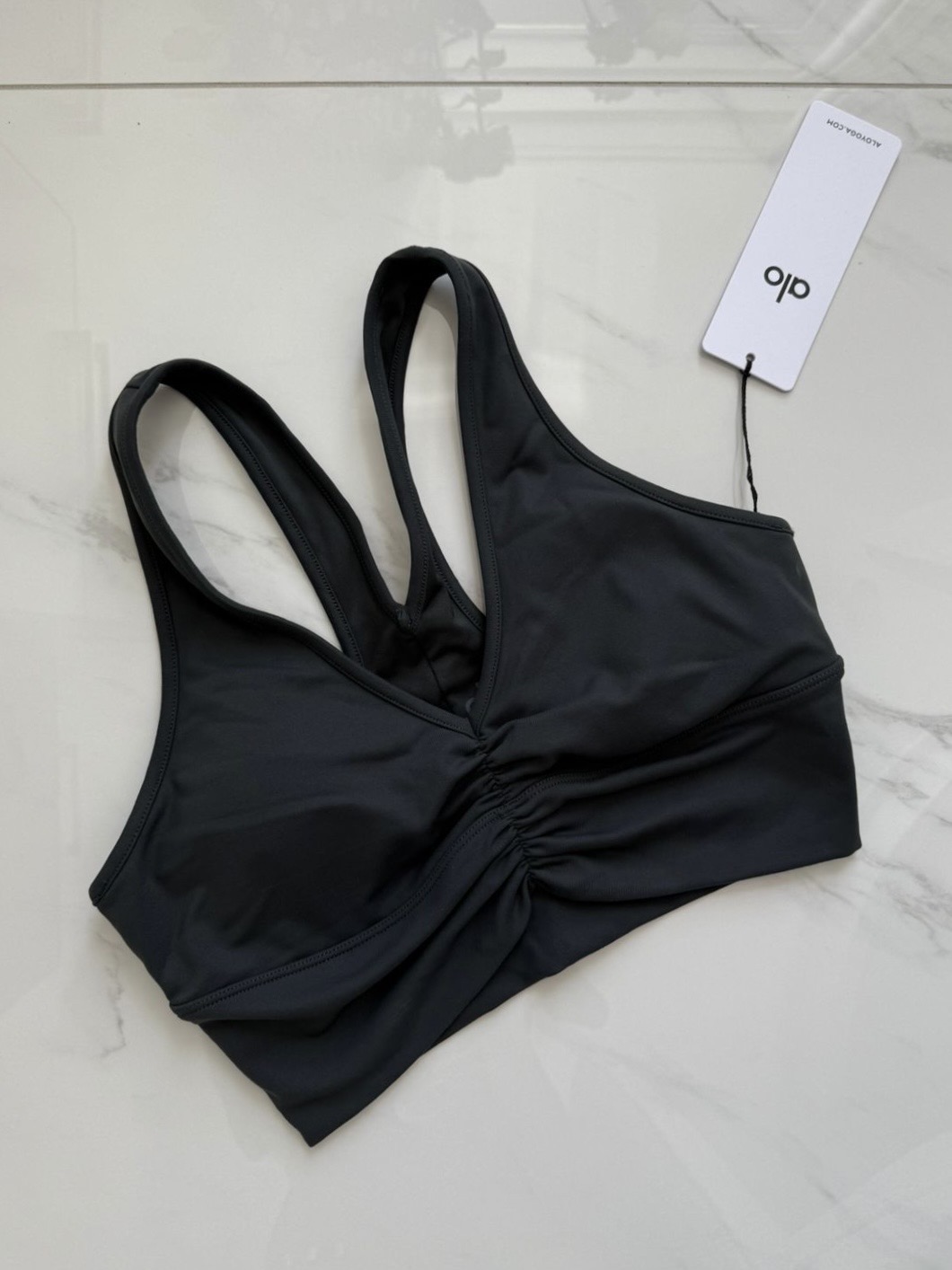 Топ Alo Yoga смотреть фото