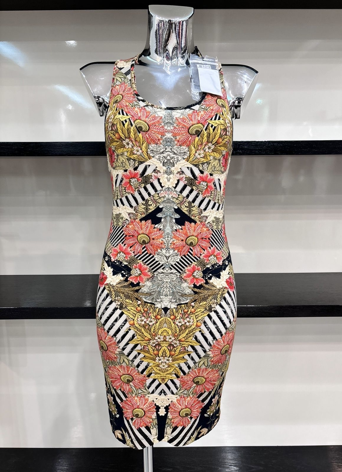 Платье Alexander McQueen смотреть фото