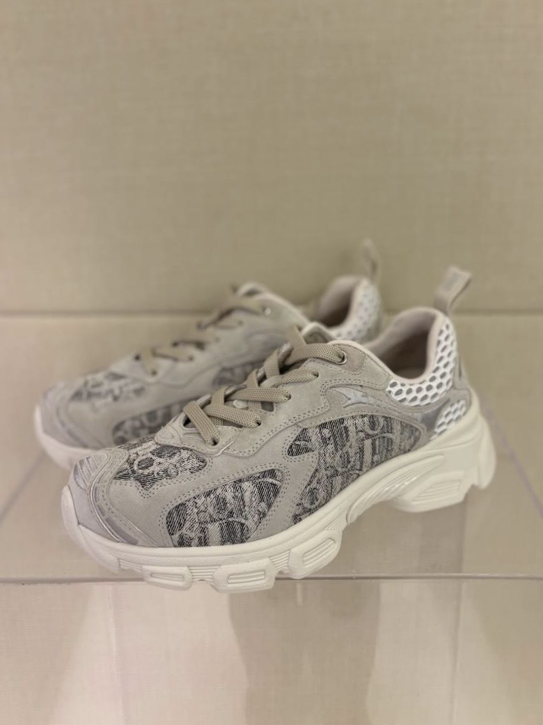 Кроссовки смотреть фото