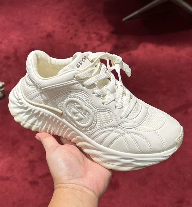 Кроссовки смотреть фото