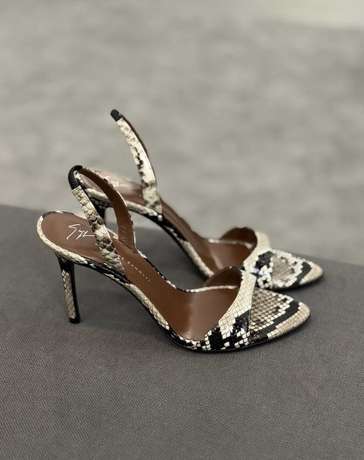 Босоножки смотреть фото