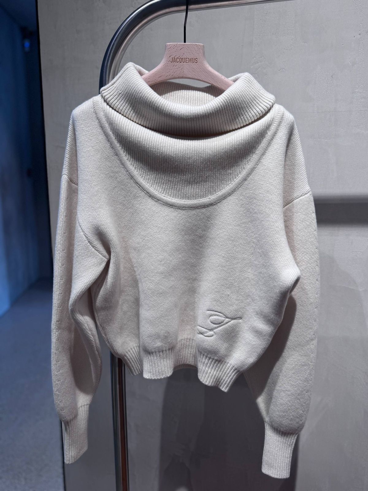 Свитер Jacquemus смотреть фото