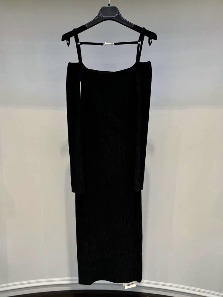 Платье Jacquemus смотреть фото