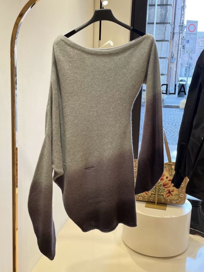 Свитер Christian Dior смотреть фото