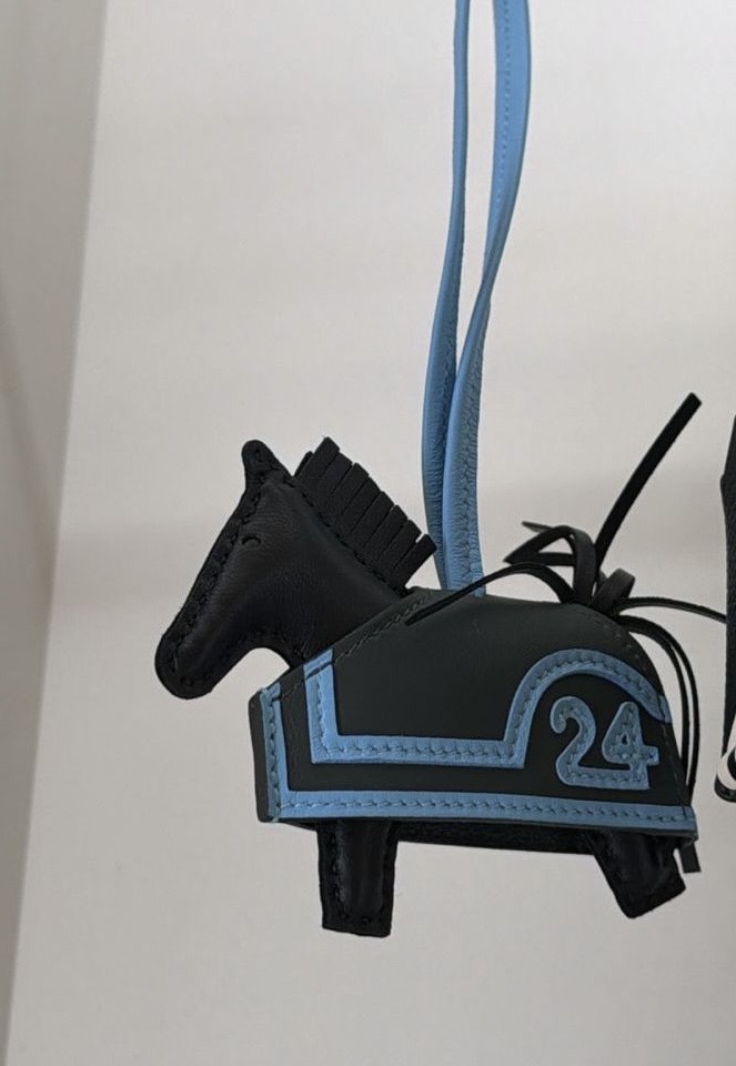 Брелок-шарм Hermes смотреть фото