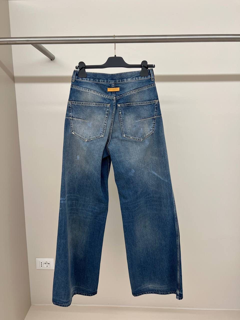 Джинсы Christian Dior смотреть фото