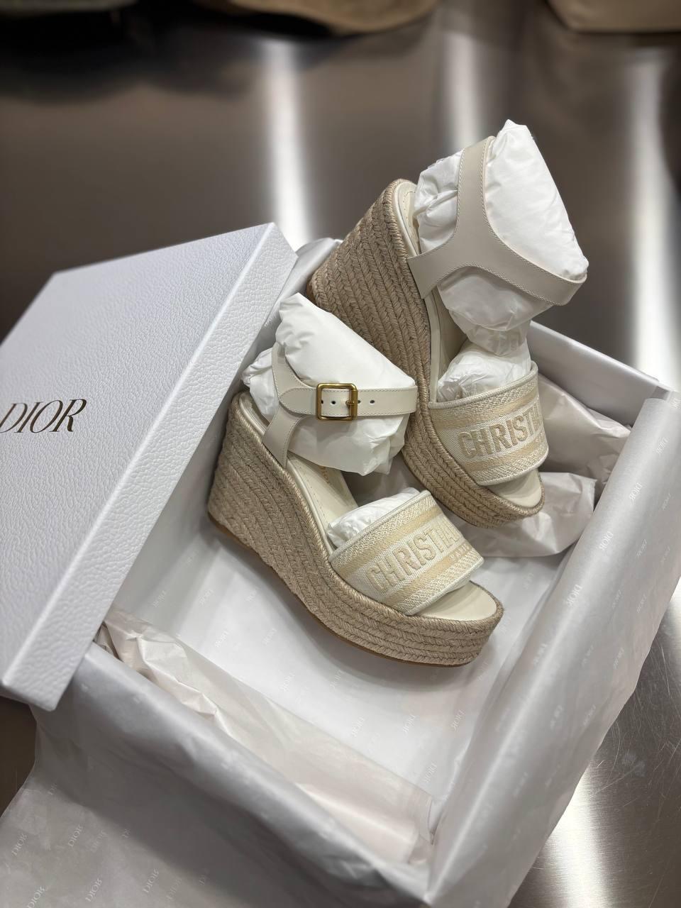 Босоножки смотреть фото