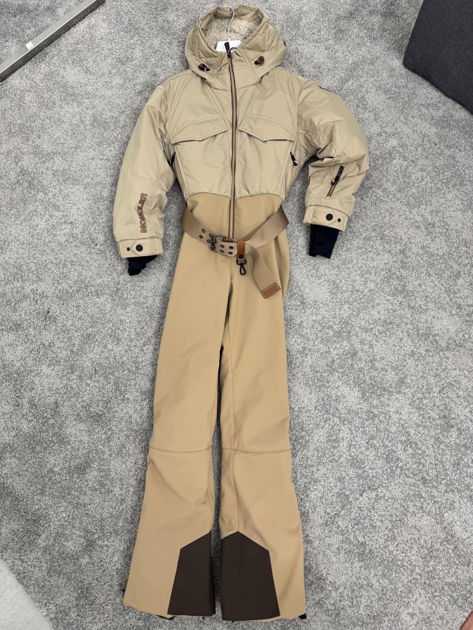 Комбинезон Moncler смотреть фото