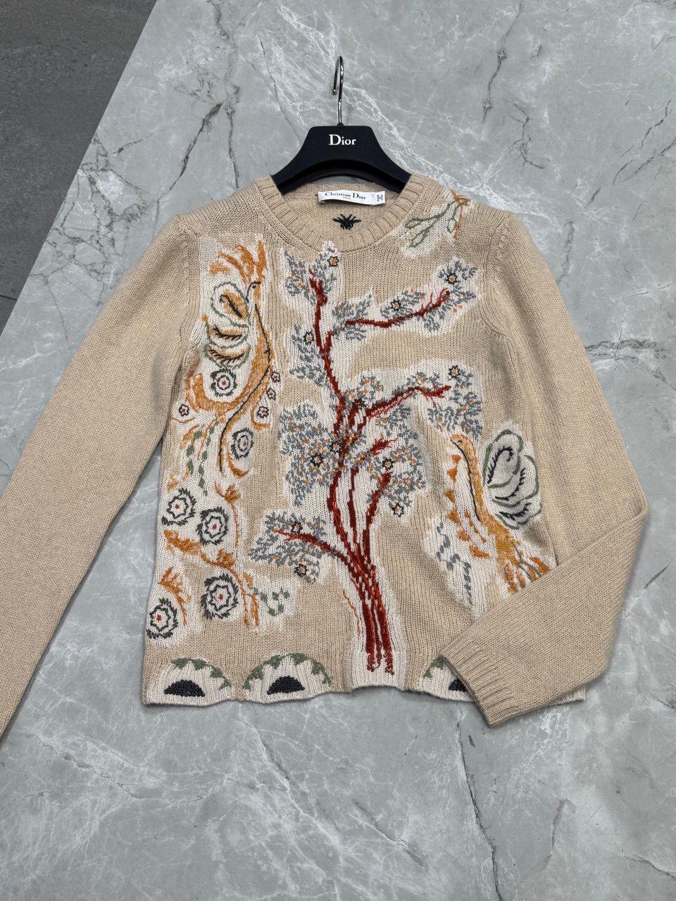 Свитер Christian Dior смотреть фото
