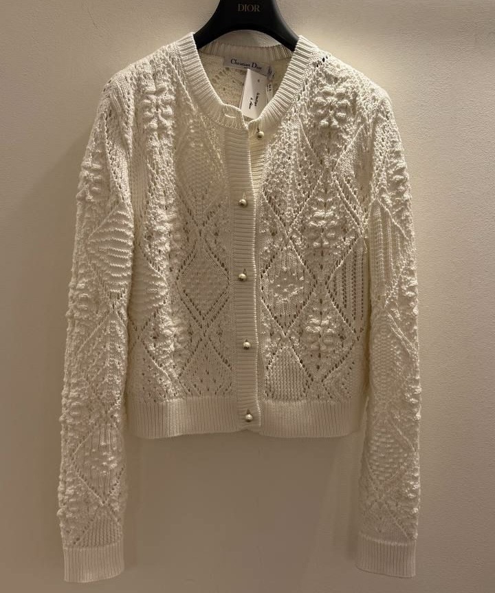 Кардиган и топ Christian Dior смотреть фото