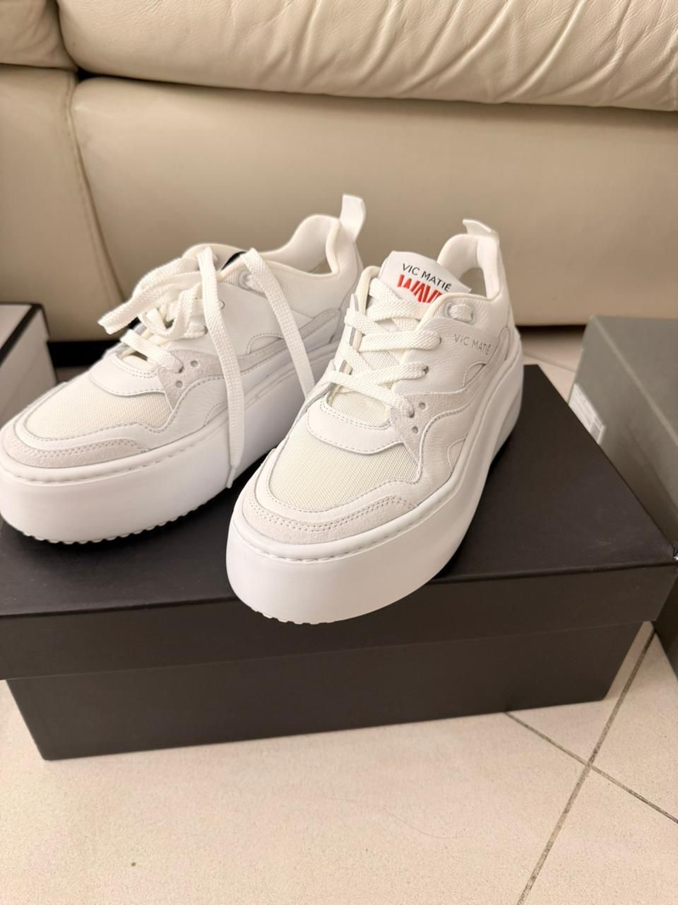 Кроссовки смотреть фото