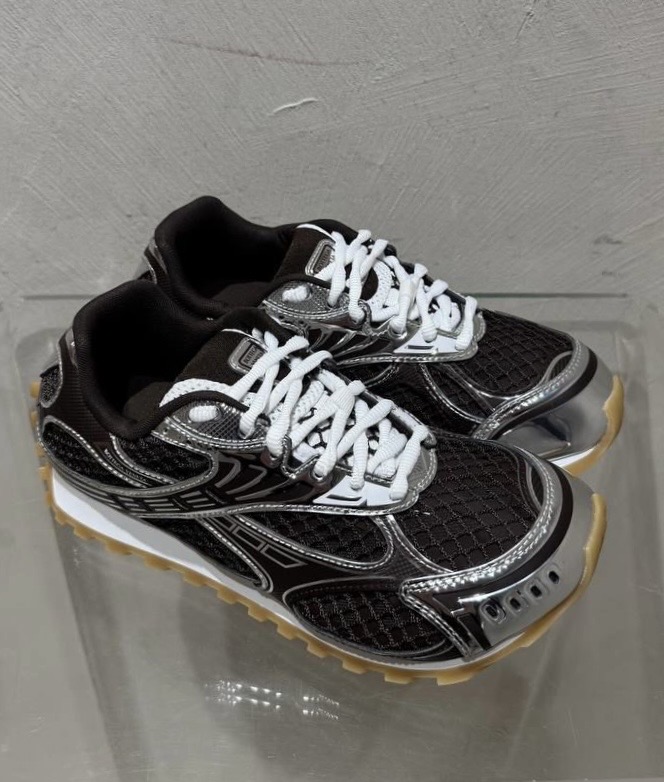 Кроссовки смотреть фото