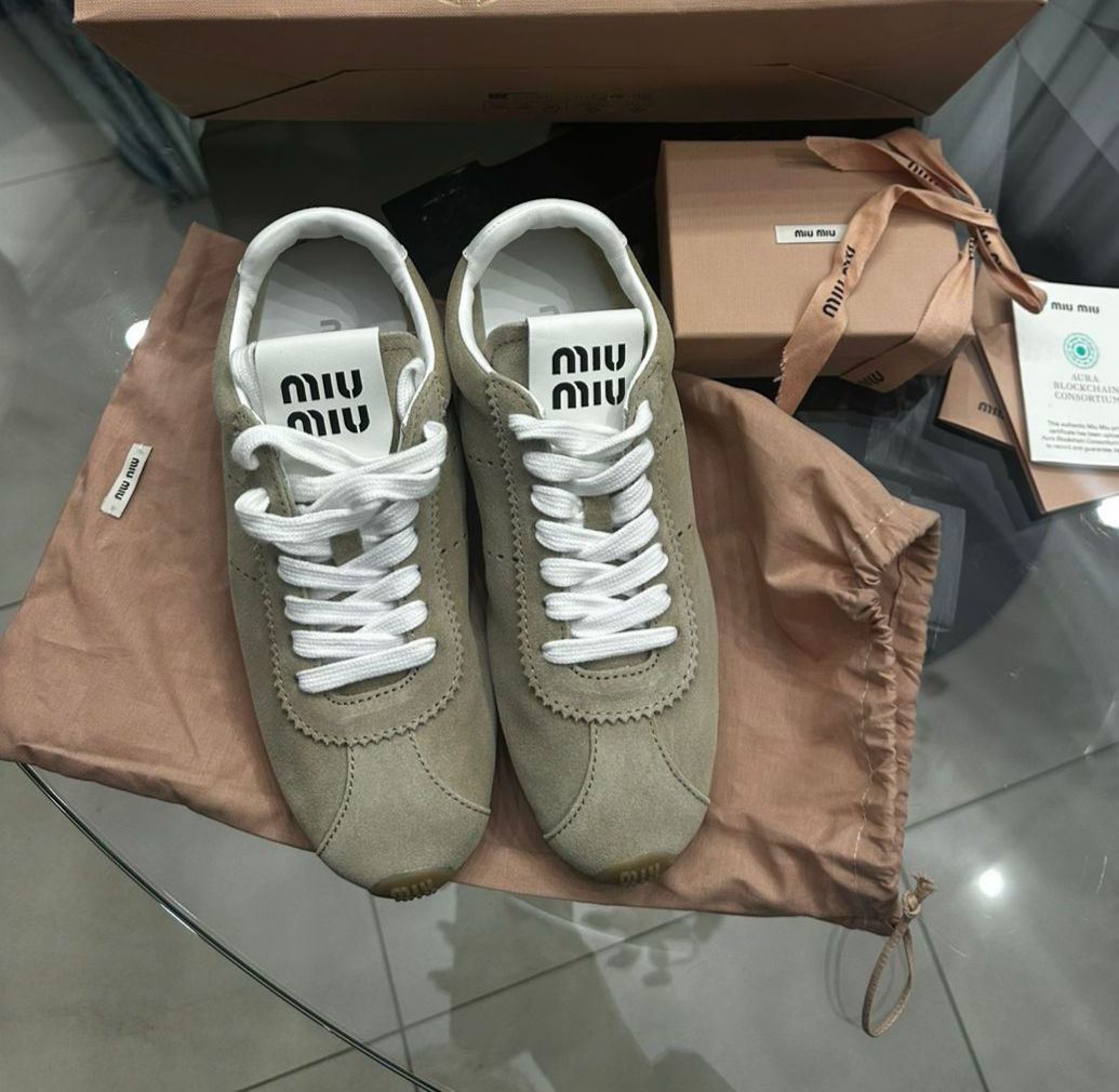 Кроссовки смотреть фото