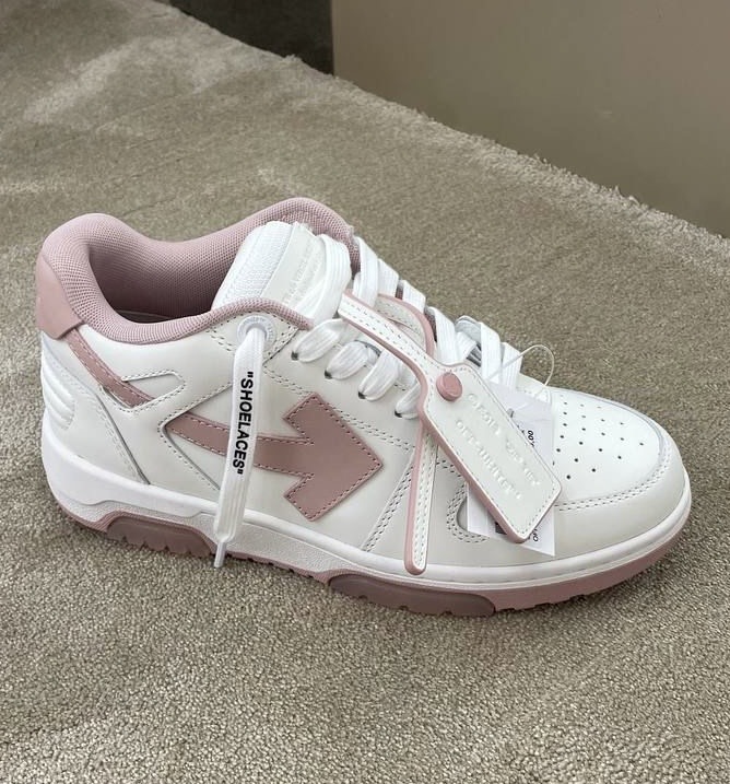 Кроссовки смотреть фото