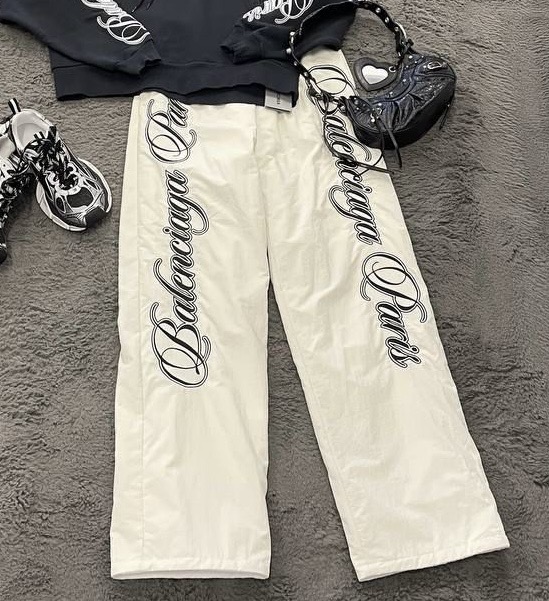 Брюки Balenciaga смотреть фото