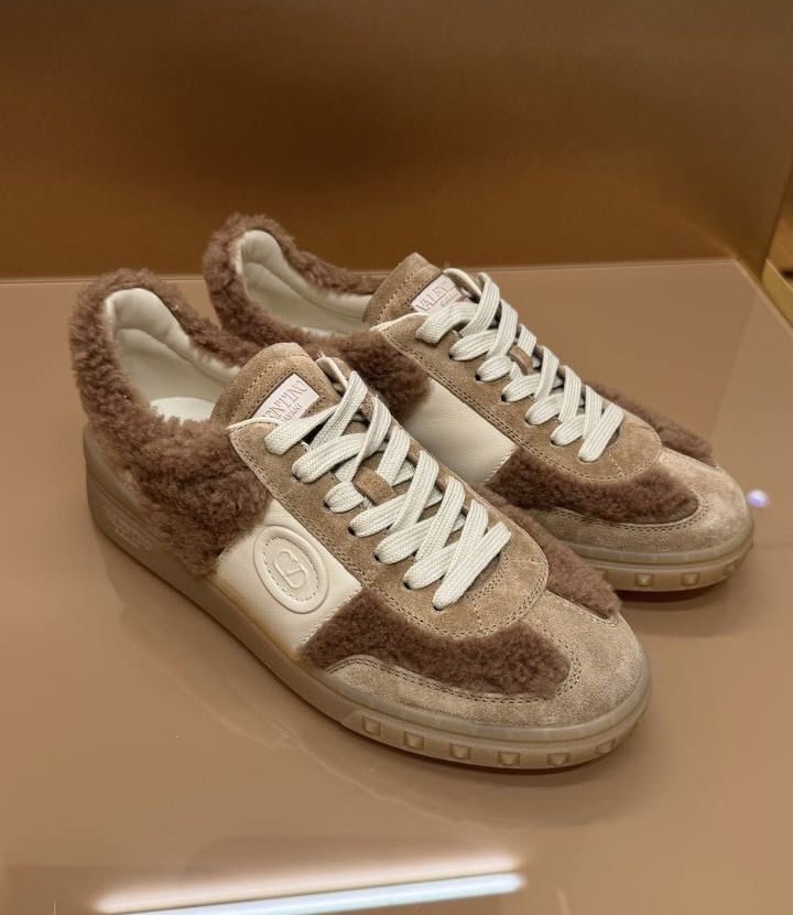 Кроссовки смотреть фото