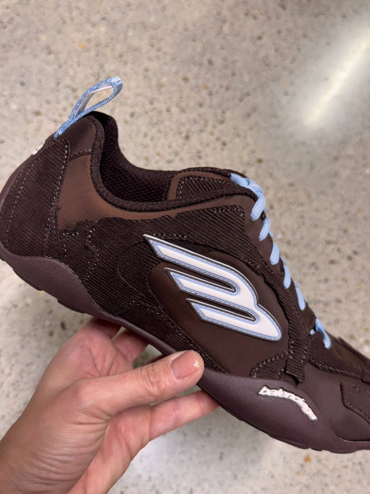 Кроссовки смотреть фото