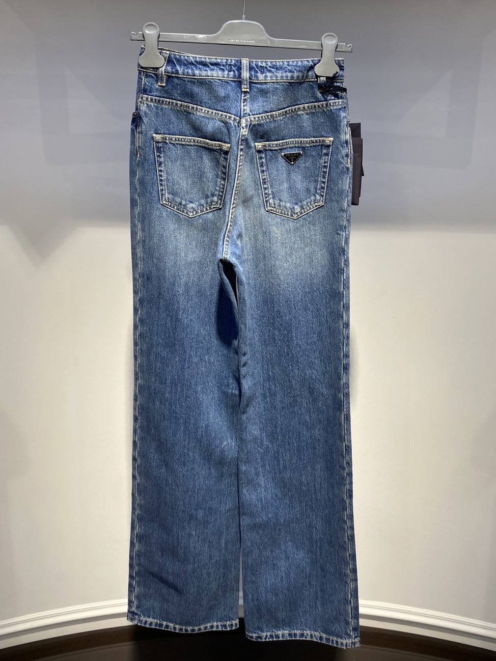 Джинсы Prada смотреть фото