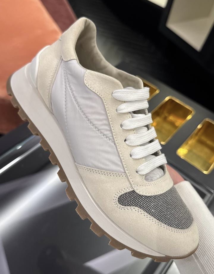 Кроссовки смотреть фото