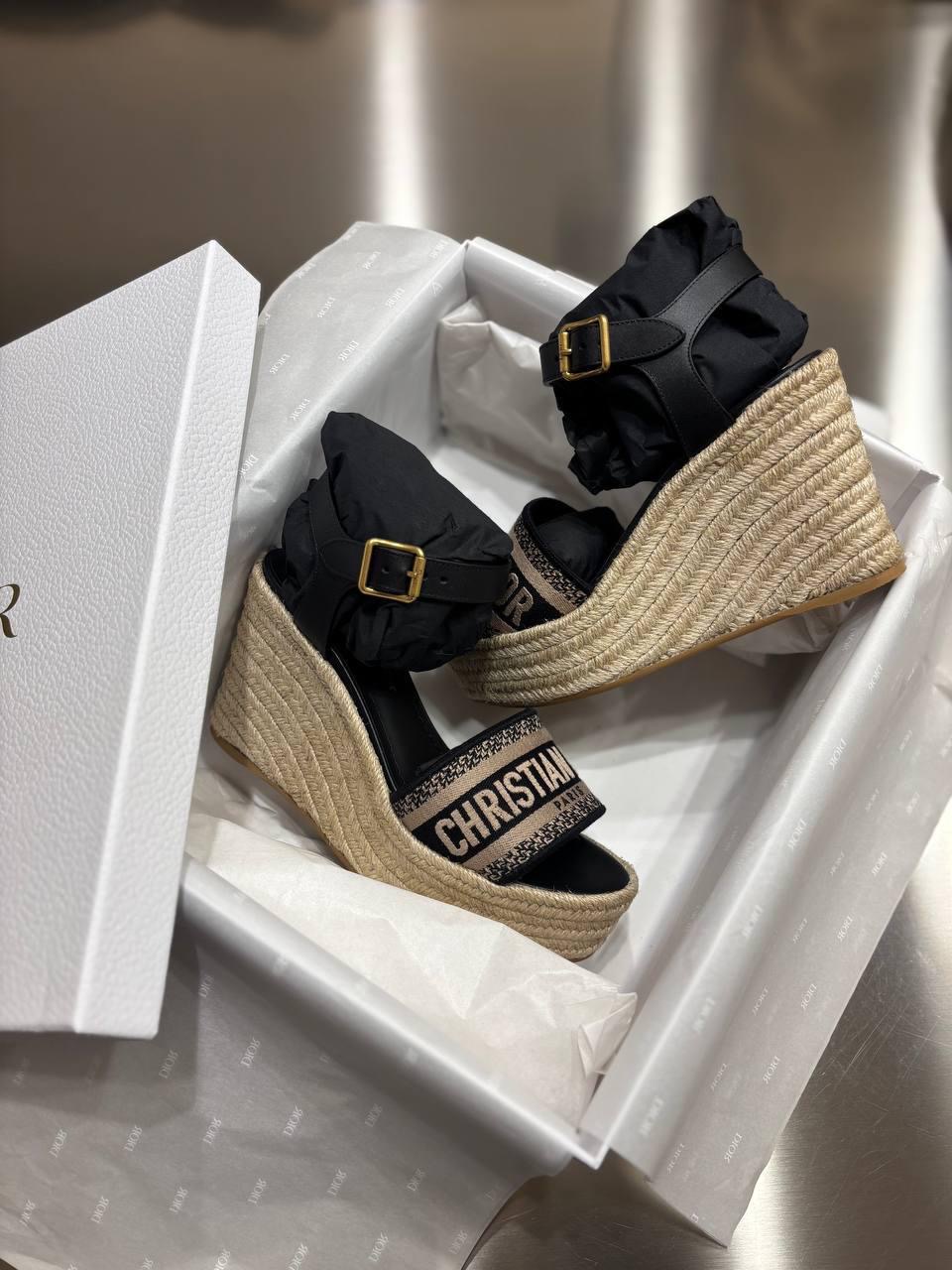 Босоножки смотреть фото