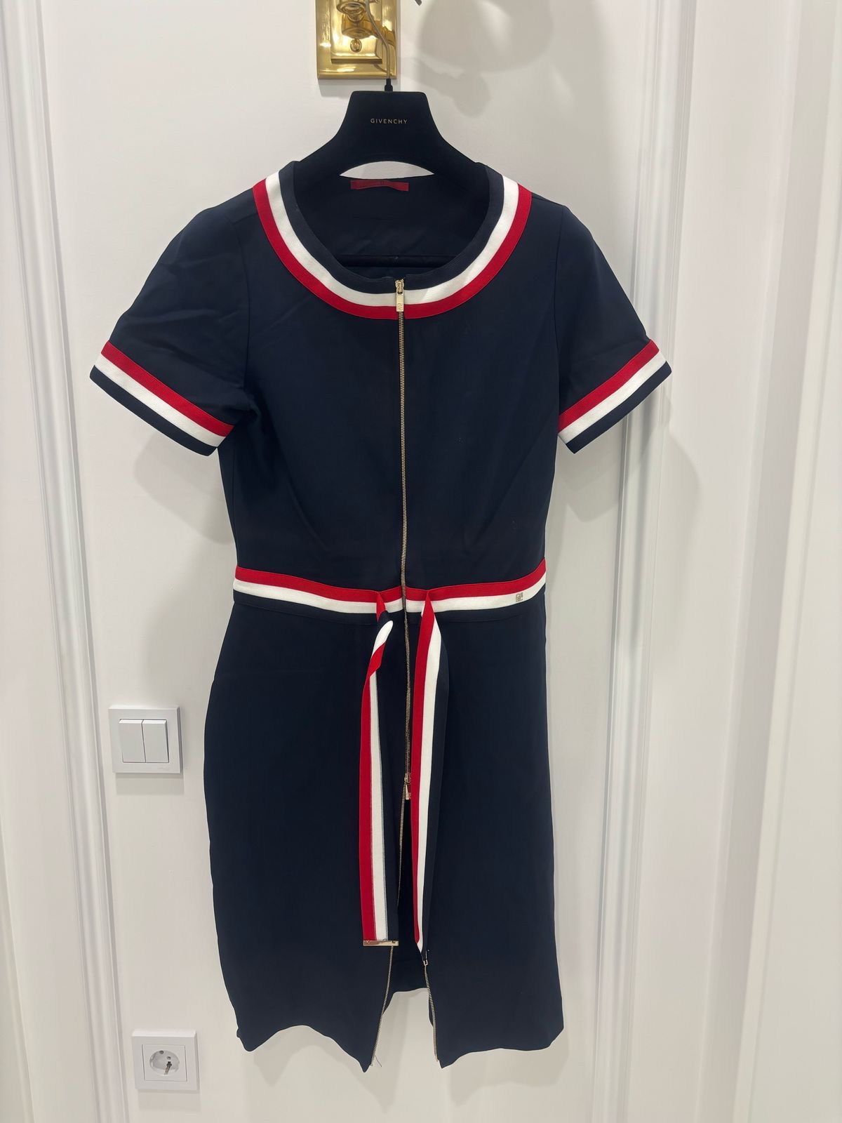 Платье CAROLINA HERRERA смотреть фото