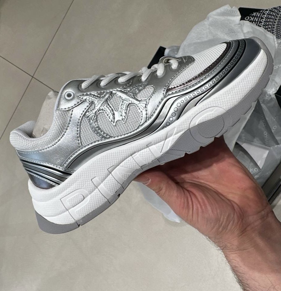 Кроссовки смотреть фото