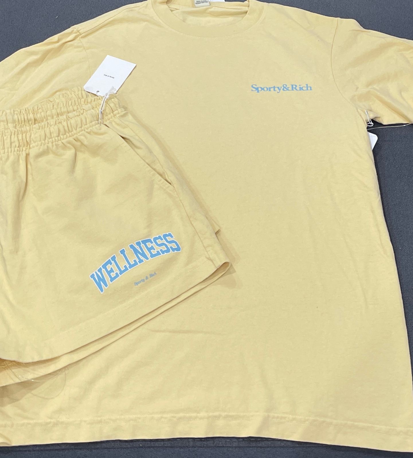 Спортивные костюмы смотреть фото