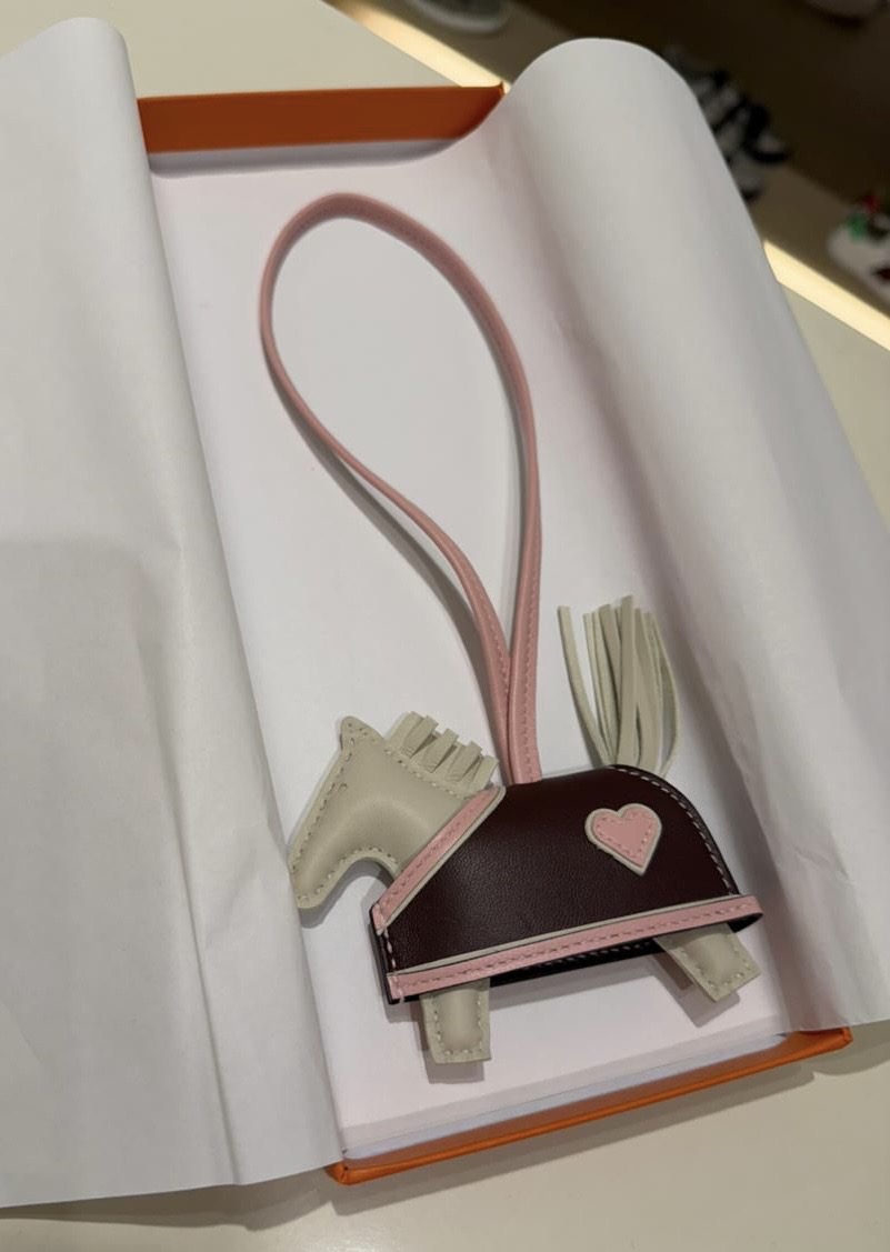 Брелок-шарм Hermes смотреть фото