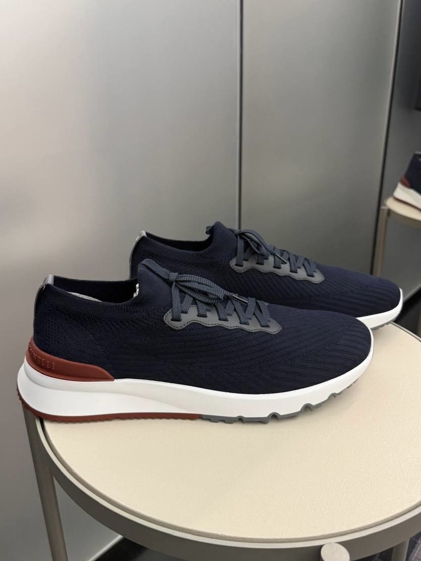 Кроссовки смотреть фото