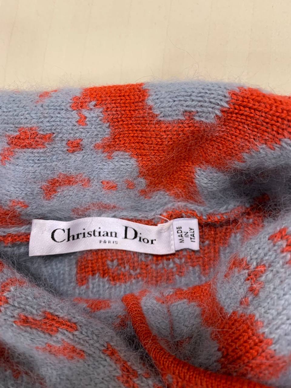 Свитер Christian Dior смотреть фото