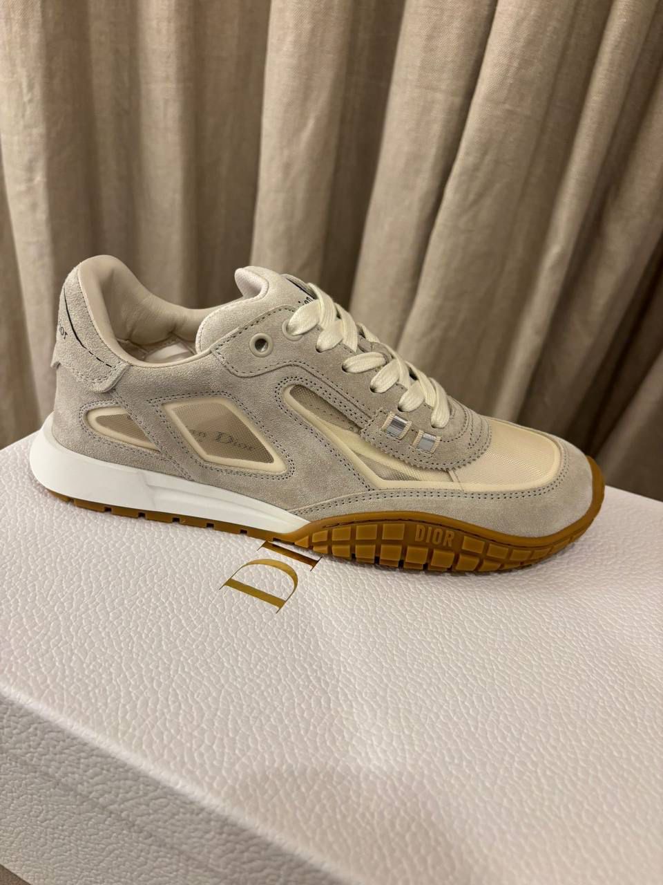 Кроссовки смотреть фото