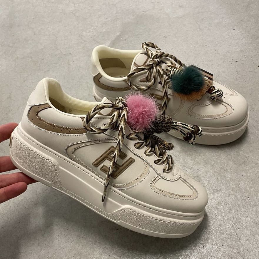 Кроссовки смотреть фото