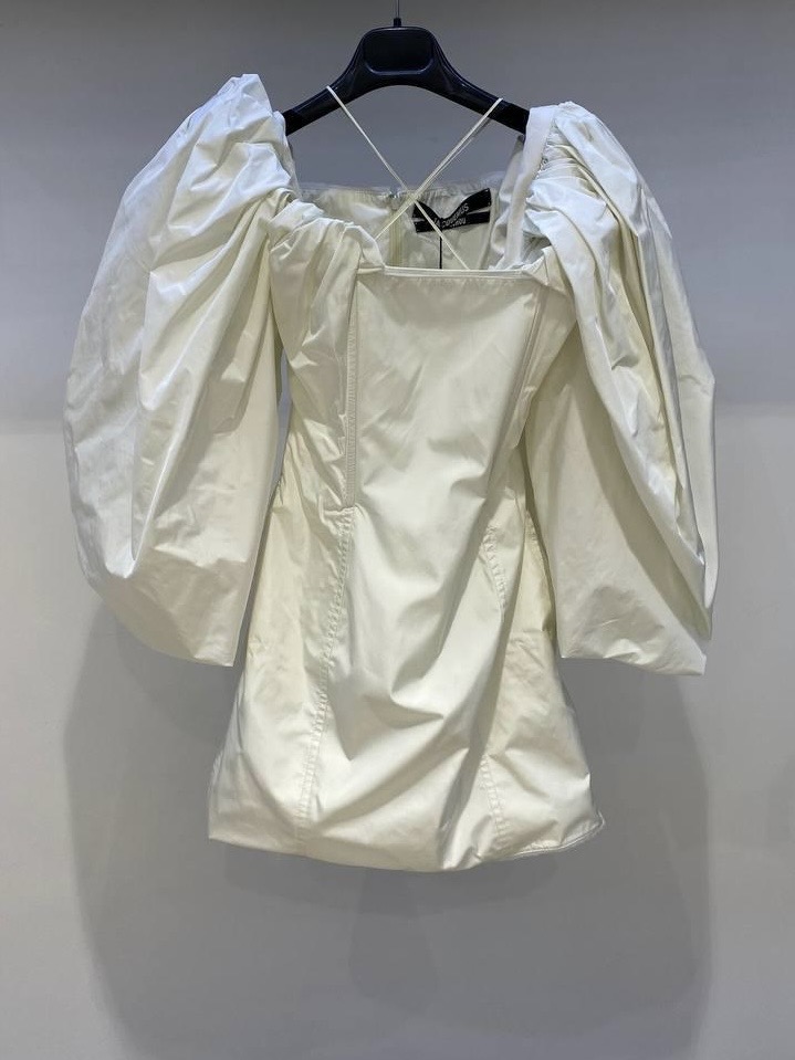 Платье Jacquemus смотреть фото