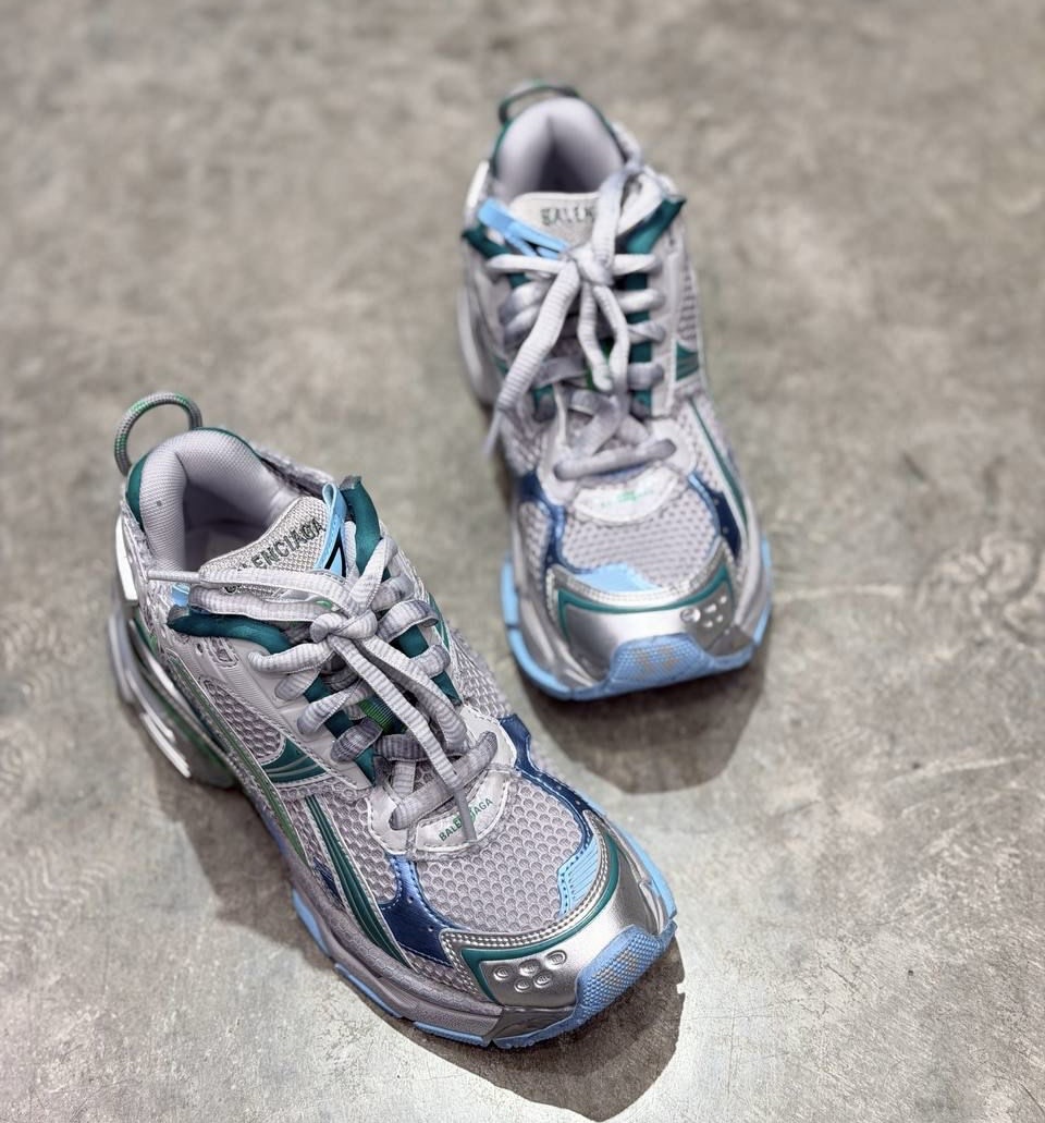 Кроссовки смотреть фото