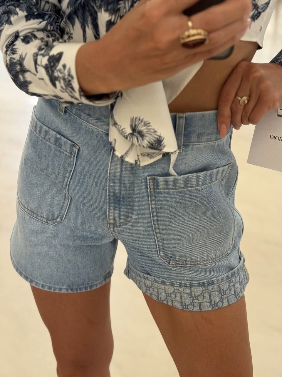 Джинсовые шорты Christian Dior смотреть фото