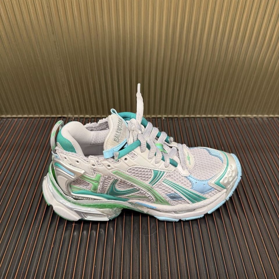 Кроссовки смотреть фото