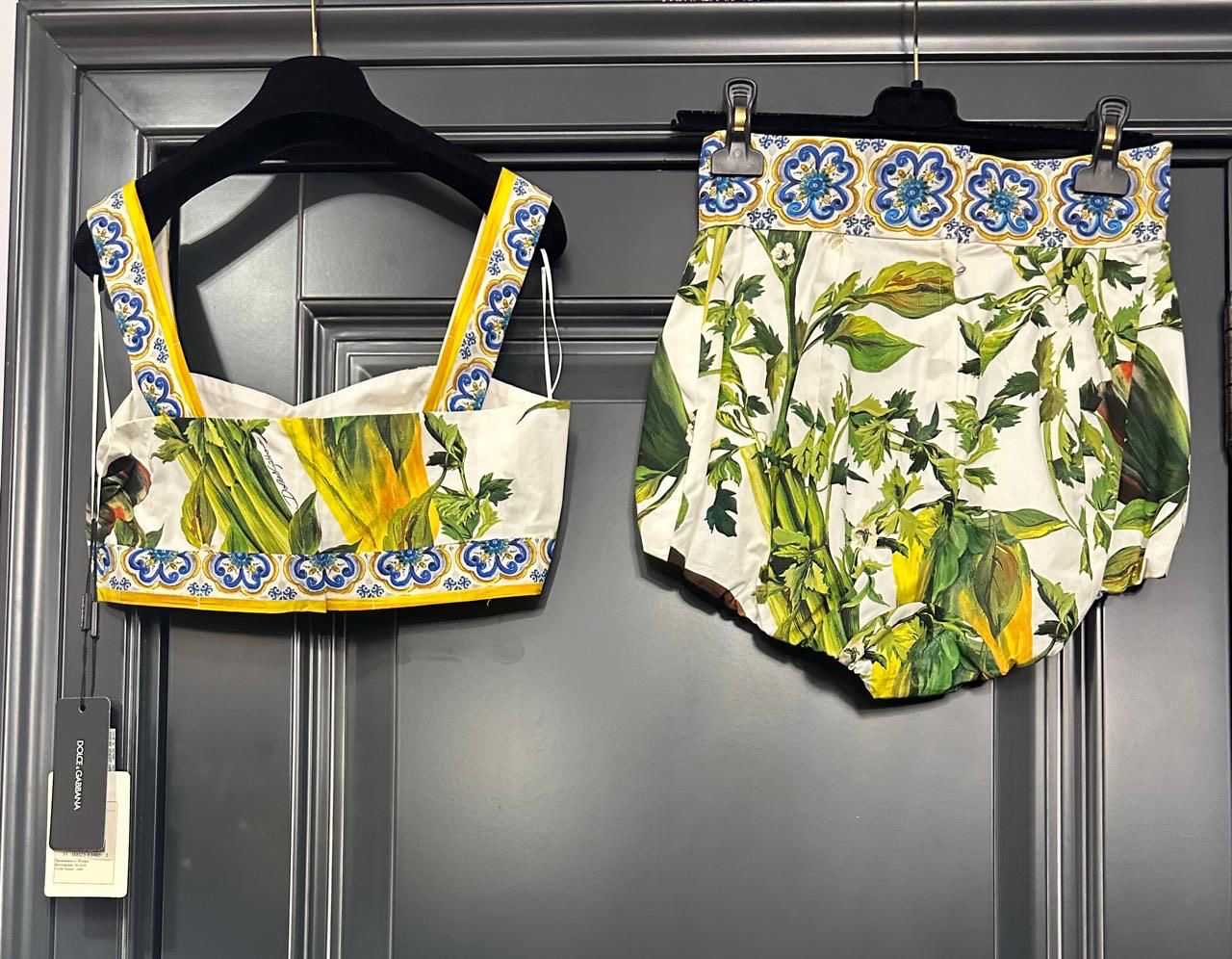 Костюм Dolce & Gabbana смотреть фото