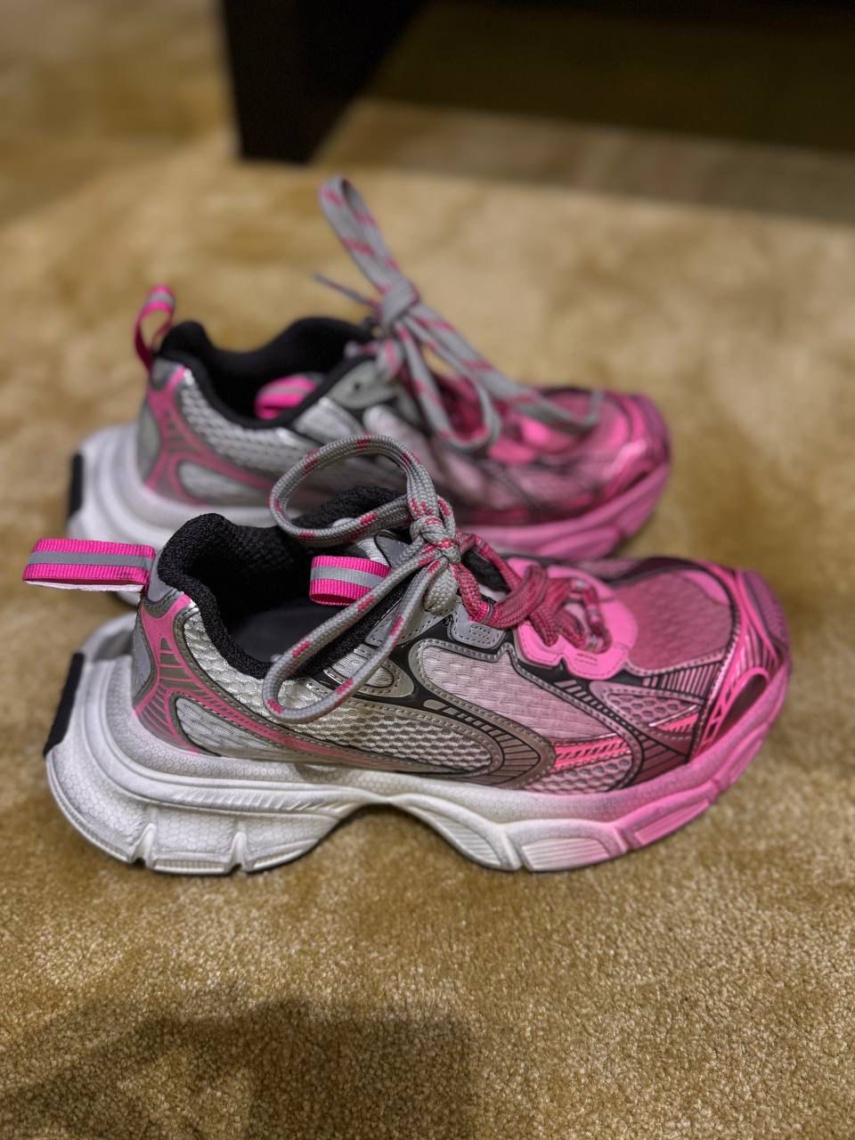 Кроссовки смотреть фото